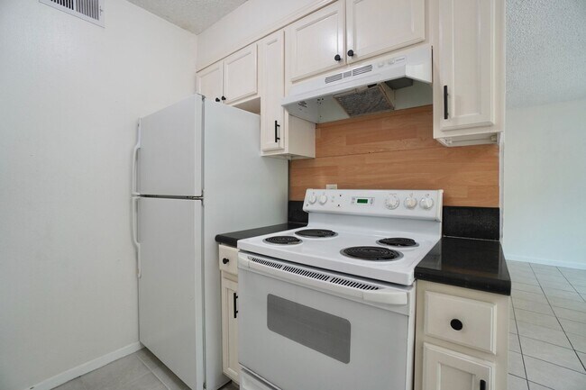 Building Photo - 2906 Sweeney Ln