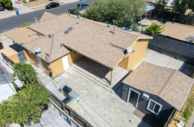 Building Photo - 17652 Martha St