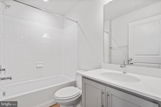 Building Photo - 16628 Green Glade Dr