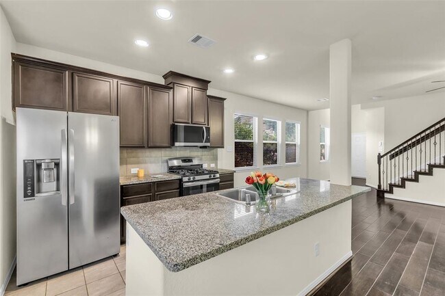 Building Photo - 8306 Columbia Forest Dr