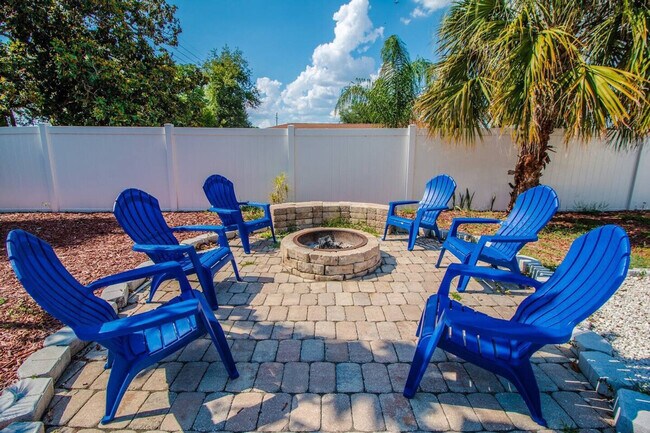 Building Photo - 4501 Loring Pl