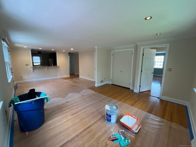Building Photo - 174 Country Rd