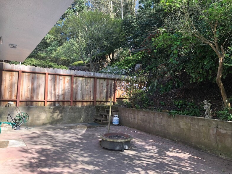 Building Photo - 124 Dellbrook Ave