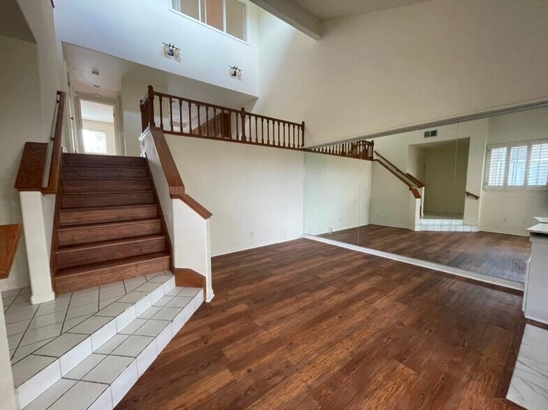 Building Photo - 19 Tiburon Ct