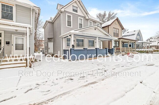 Primary Photo - 2345 N Kenwood Ave