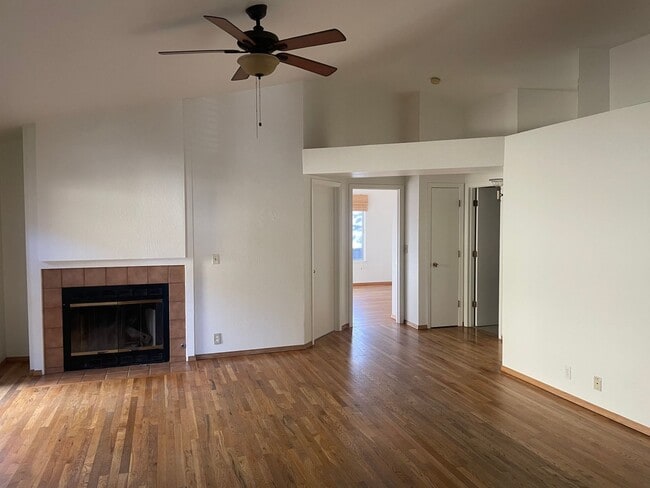 Building Photo - Beautiful Northwest Reno Location!