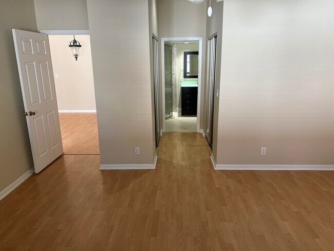 Building Photo - 1073 Siena Oaks Cir E