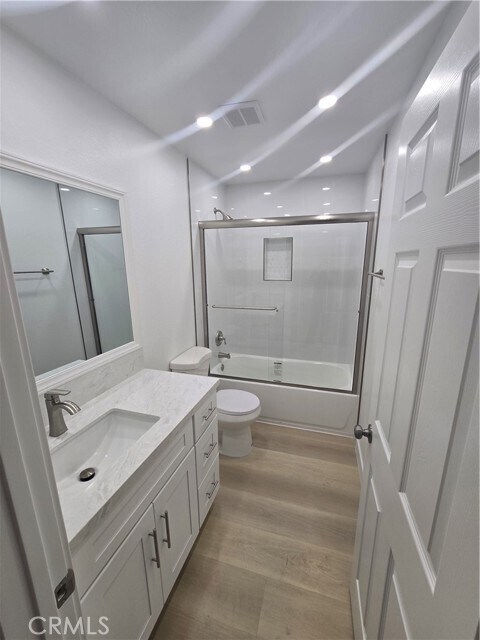 Building Photo - 220 12th St