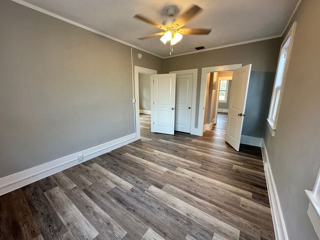 Building Photo - Newly Renovated 1 Bed 1 Bath Leesburg
