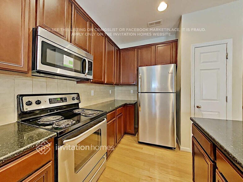 Building Photo - 9630 Kings Parade Blvd