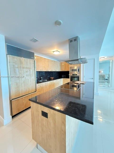 Building Photo - 6899 Collins Ave