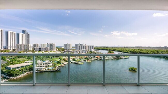 Primary Photo - 400 Sunny Isles Blvd