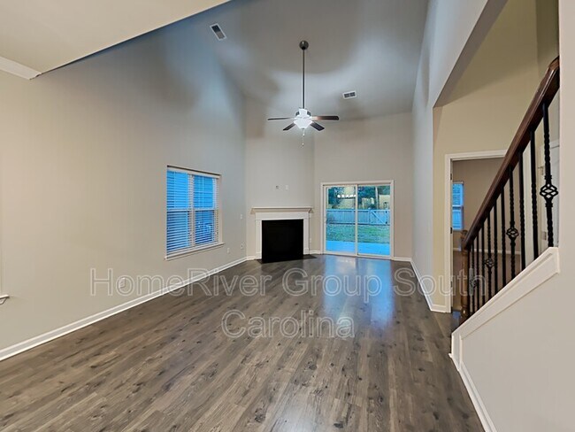 Building Photo - 3147 Mulan Ln