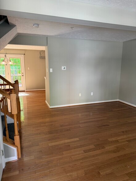 Building Photo - 6622 Cambria Ter