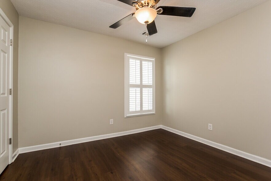 Building Photo - 217 Winterbury Dr