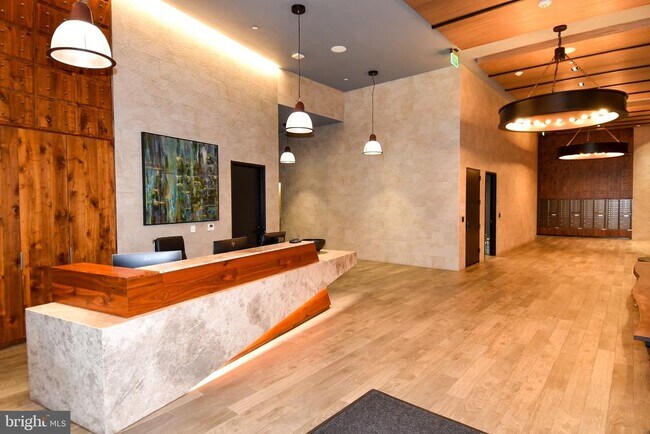 Building Photo - 1300 4th St SE