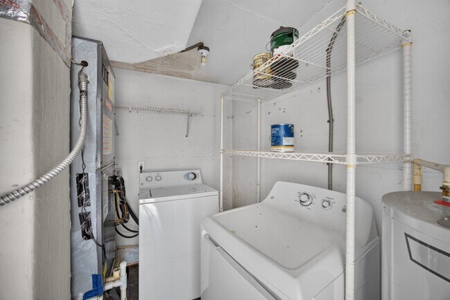 Building Photo - 87 Saratoga Cir S