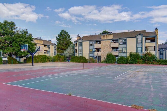 Building Photo - 1 Bedroom 1 Bathroom Beautifully Updated Washer/Dryer In Unit