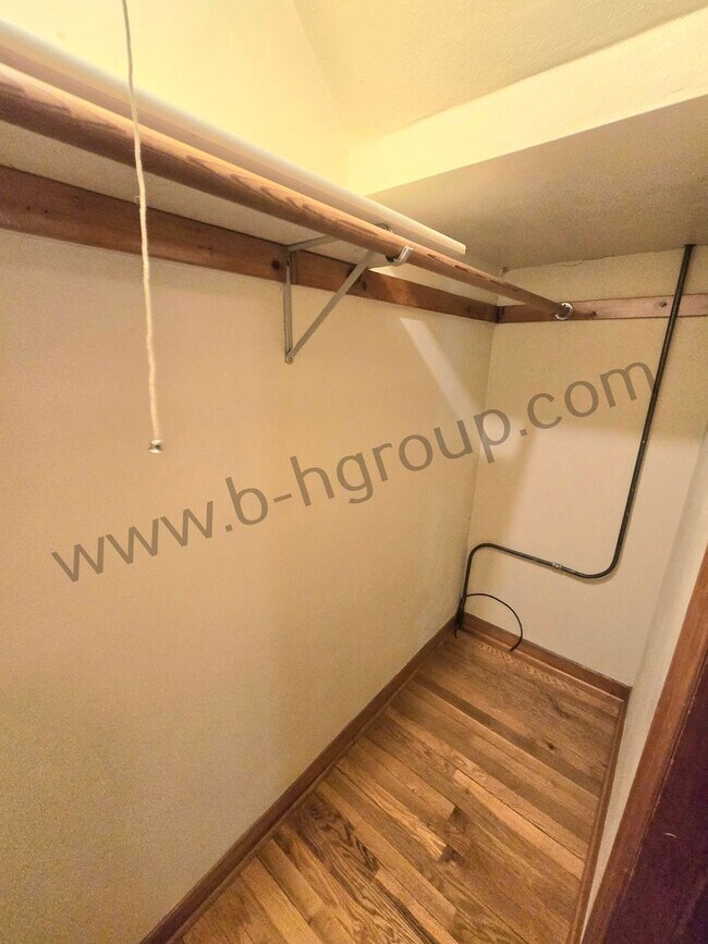 Building Photo - 5412 41st Ave