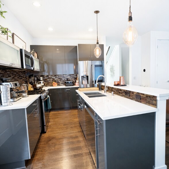 Building Photo - 2506 Chateau Dr