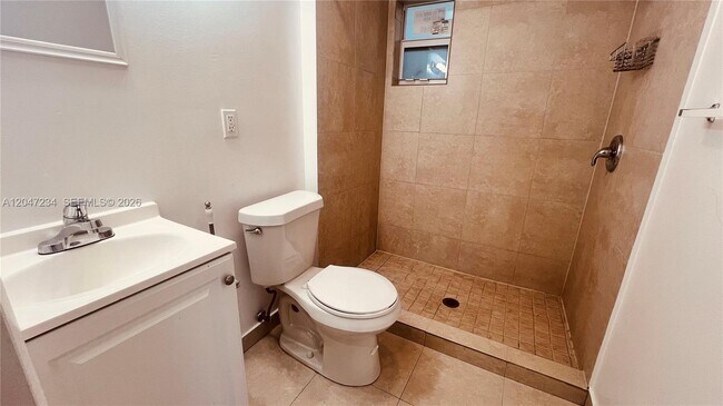 Building Photo - 32 NE 169th St