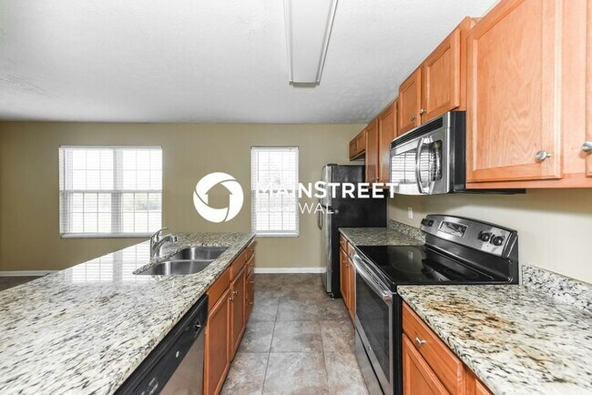 Building Photo - 5 Bedroom Pet-Friendly Home in Murfreesboro, TN with Main Street Renewal