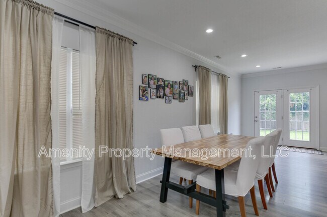 Building Photo - 614 Rolfe St