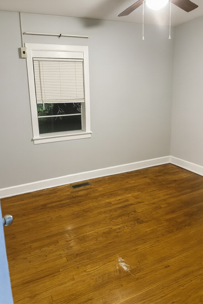 Building Photo - 290 Clisby Pl