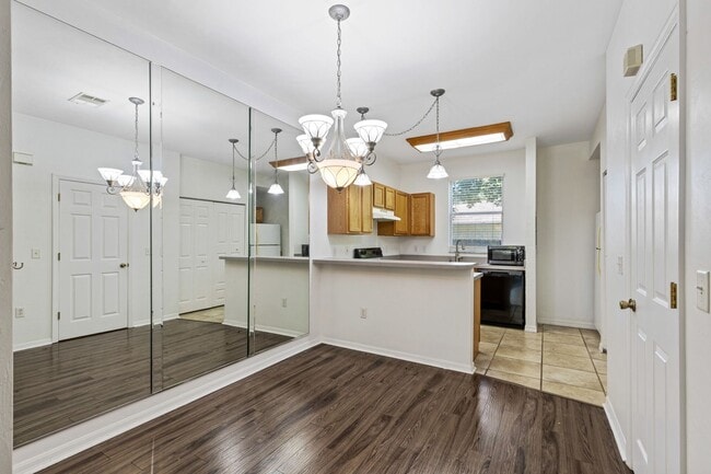 Building Photo - Close to UF Two Story Townhouse