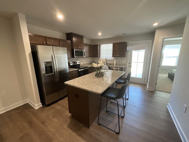 Building Photo - 710 Cresslyn Ct