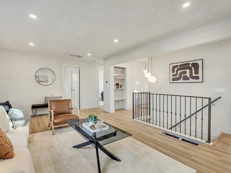 Building Photo - 2590 E 2100 S