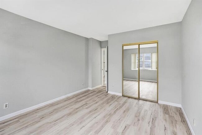 Building Photo - 200 S Birch Rd