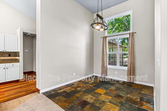 Building Photo - 541 S Canvasback Way
