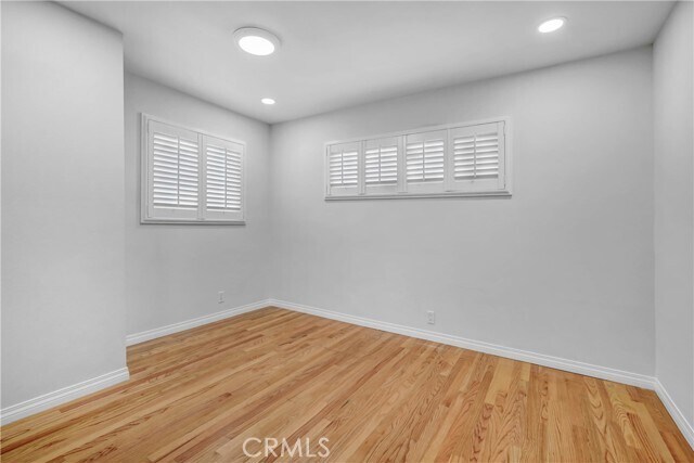 Building Photo - 427 Russell Ave