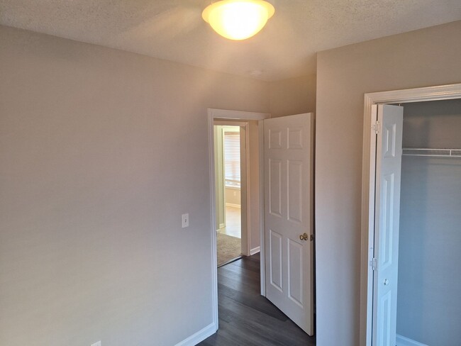 Building Photo - Adorable Three Bedroom Condo in Chapin SC