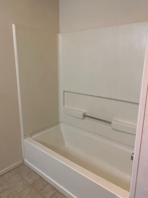 Building Photo - 140 E Main St