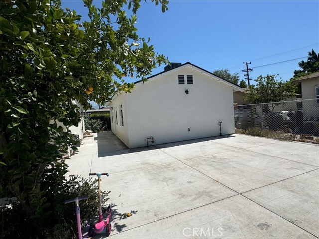 Building Photo - 10556 Laurel Canyon Blvd