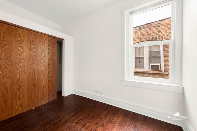 Building Photo - Portage Park 3-Bedroom Gem with Laundry In...