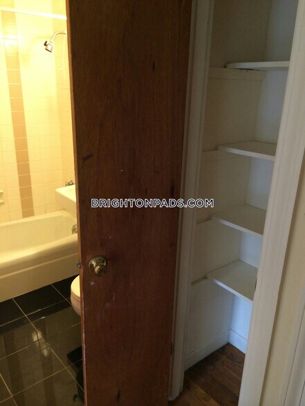 Building Photo - 164 N Beacon St