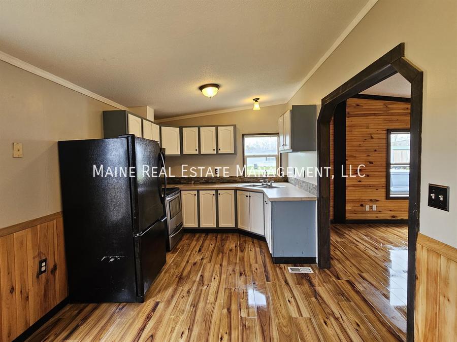 Building Photo - 113 H St