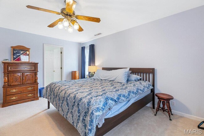 Building Photo - 2725 Timberline Dr