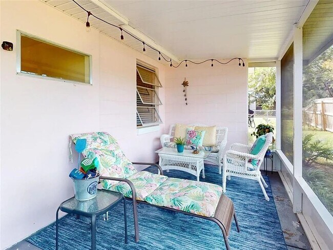 Building Photo - Charming 2-bedroom, 1-bath home