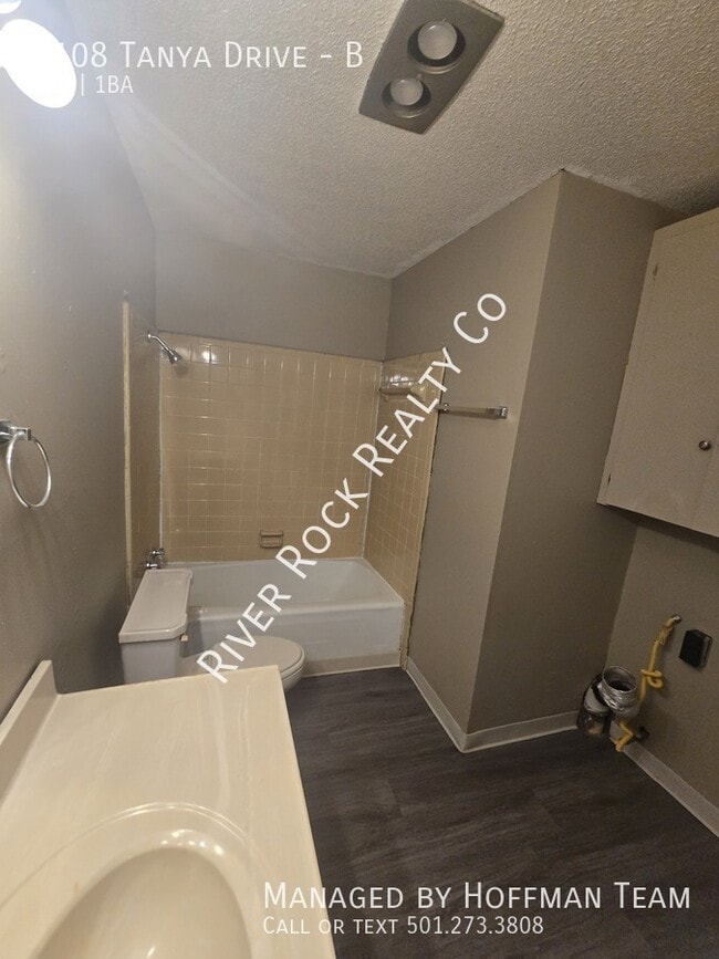 Building Photo - 9108 Tanya Dr