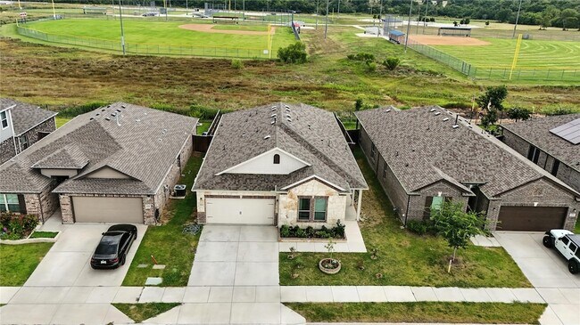 Building Photo - 604 Bronze Forest Dr