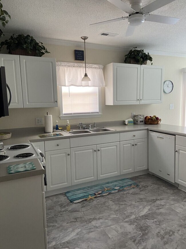 Building Photo - Fully Furnished rental in Pelletier