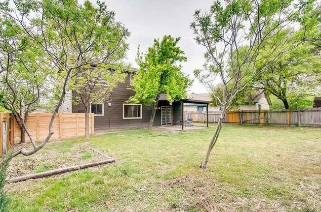 Building Photo - 11934 Rosethorn Dr