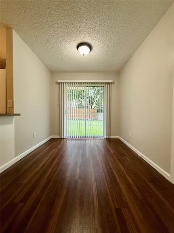 Building Photo - 1422 Bob White Dr