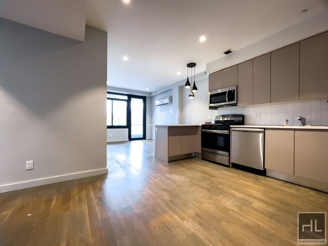 Primary Photo - Bushwick Avenue / Spacious Penthouse 2-Bed...
