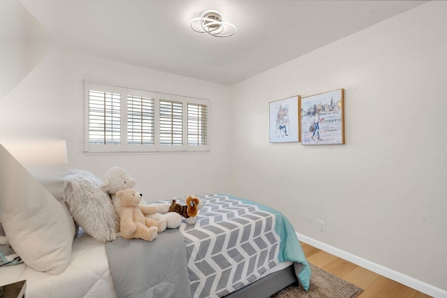 Building Photo - 7472 Blue Fox Way