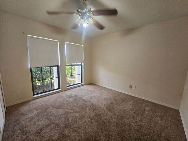 Building Photo - 3/2/2 Annual Rental available with lawn care included!!
